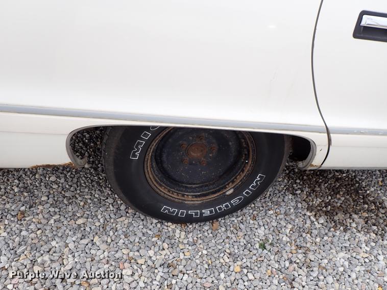 image for item DF8869 1993 Chevrolet Caprice Wagon Classic