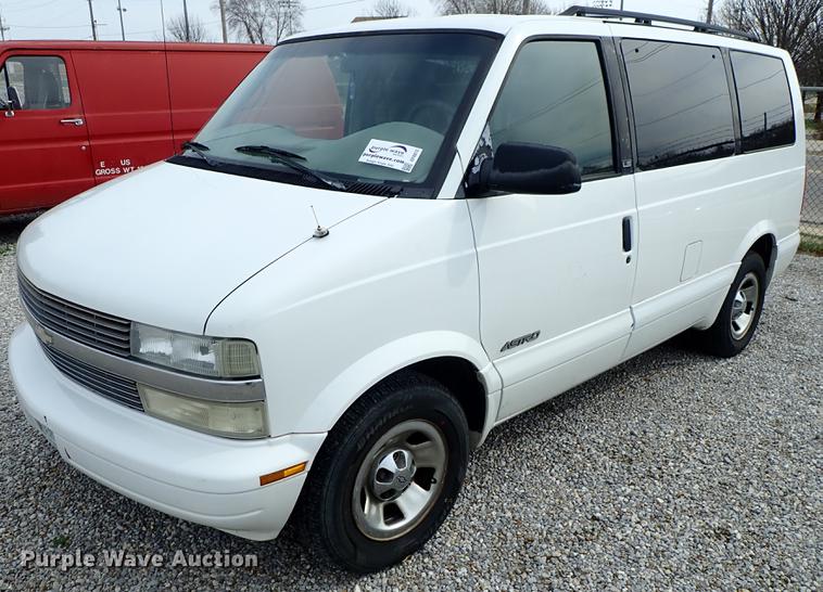 image for item DF8872 2001 Chevrolet Astro van