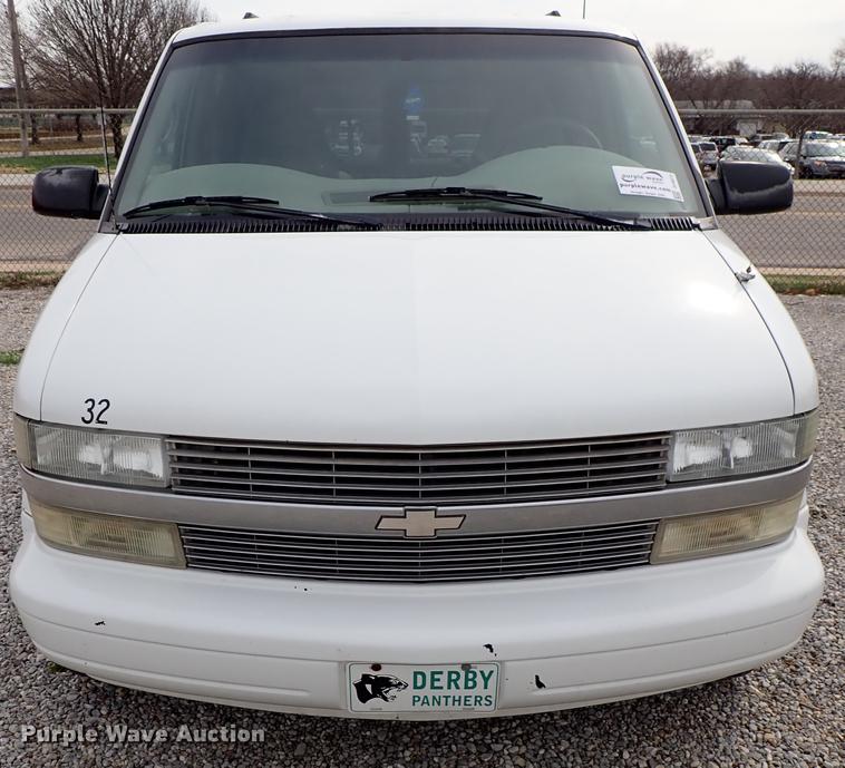 image for item DF8872 2001 Chevrolet Astro van
