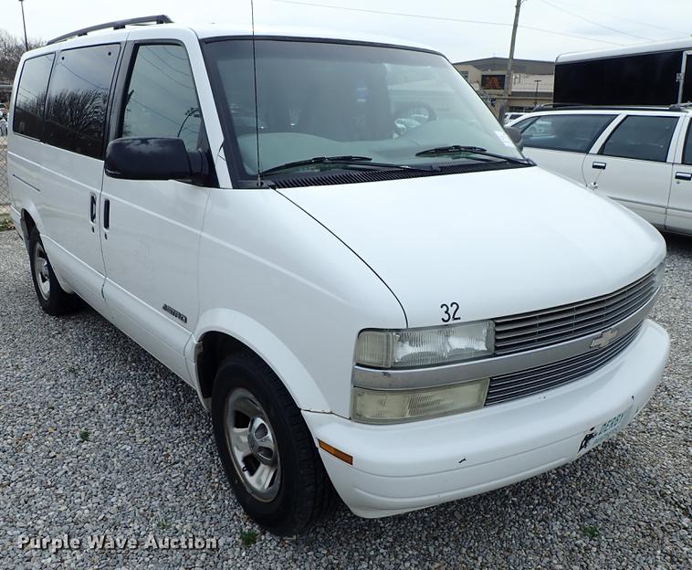 image for item DF8872 2001 Chevrolet Astro van