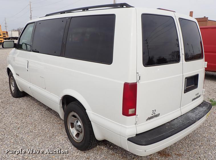 image for item DF8872 2001 Chevrolet Astro van