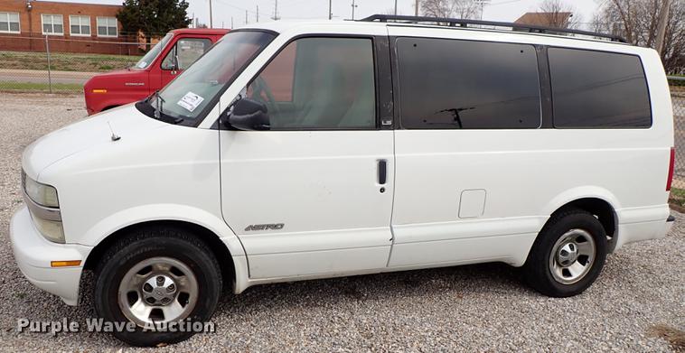 image for item DF8872 2001 Chevrolet Astro van