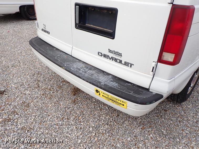 image for item DF8872 2001 Chevrolet Astro van
