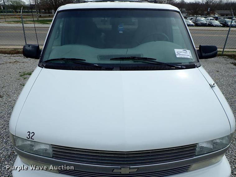 image for item DF8872 2001 Chevrolet Astro van