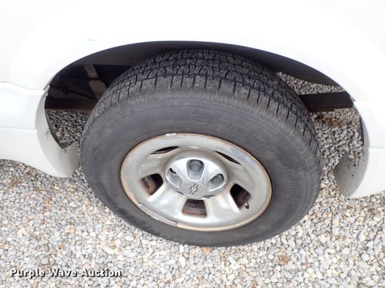 image for item DF8872 2001 Chevrolet Astro van