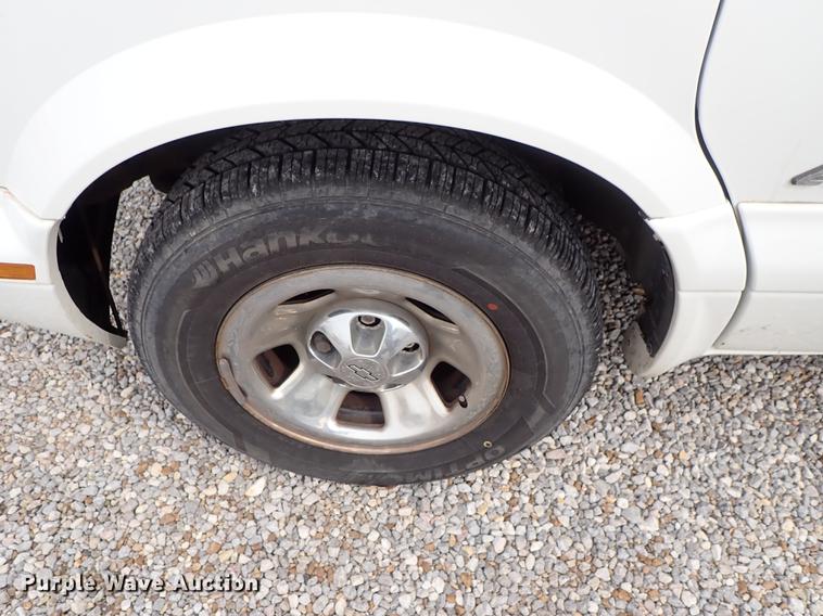 image for item DF8872 2001 Chevrolet Astro van