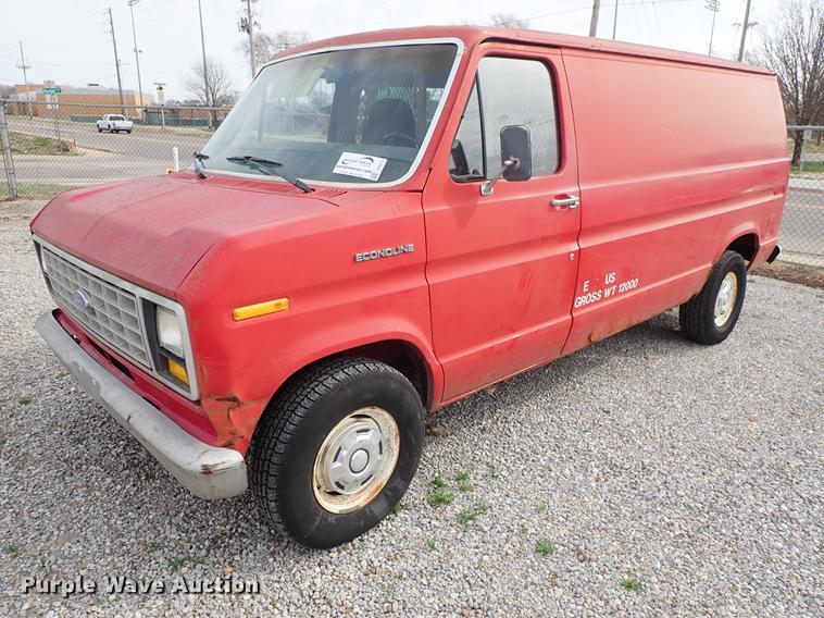 image for item DF8873 1983 Ford Econoline E150 van