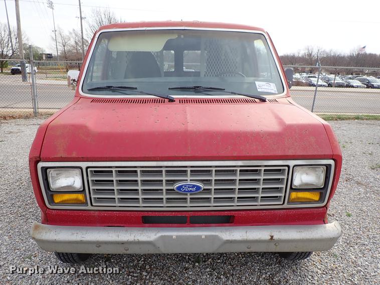 image for item DF8873 1983 Ford Econoline E150 van