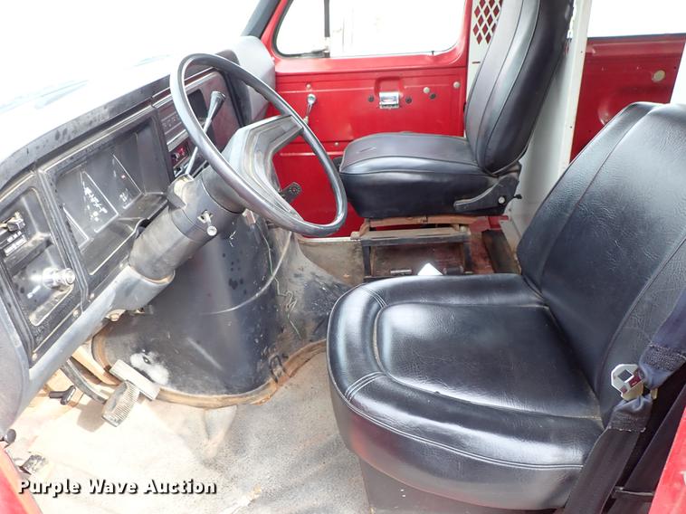 image for item DF8873 1983 Ford Econoline E150 van