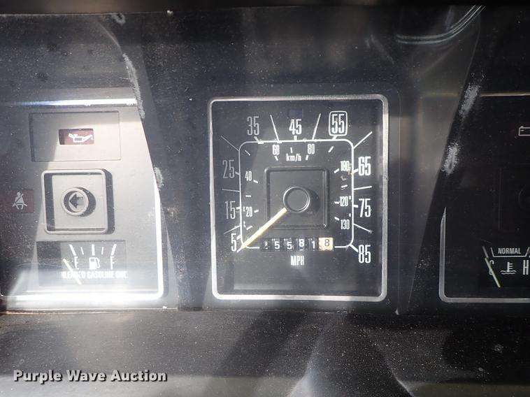image for item DF8873 1983 Ford Econoline E150 van