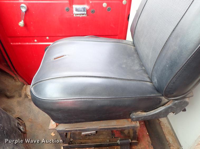 image for item DF8873 1983 Ford Econoline E150 van