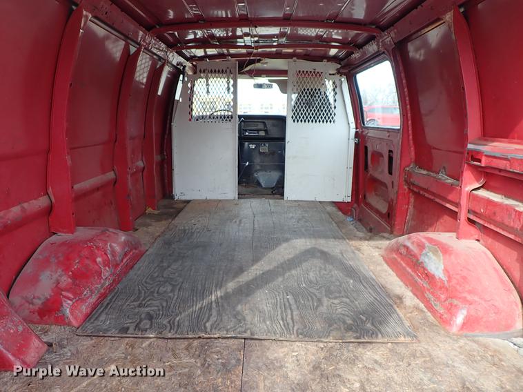 image for item DF8873 1983 Ford Econoline E150 van