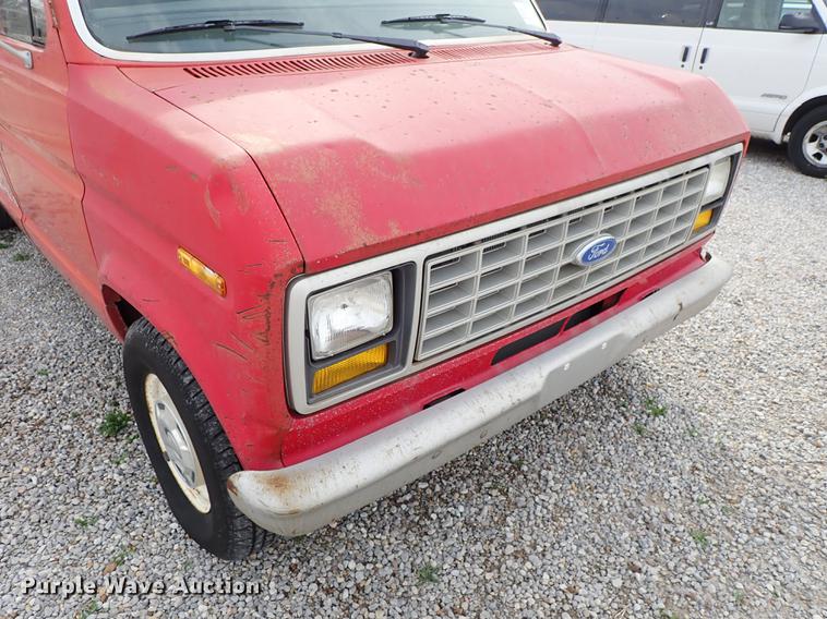 image for item DF8873 1983 Ford Econoline E150 van