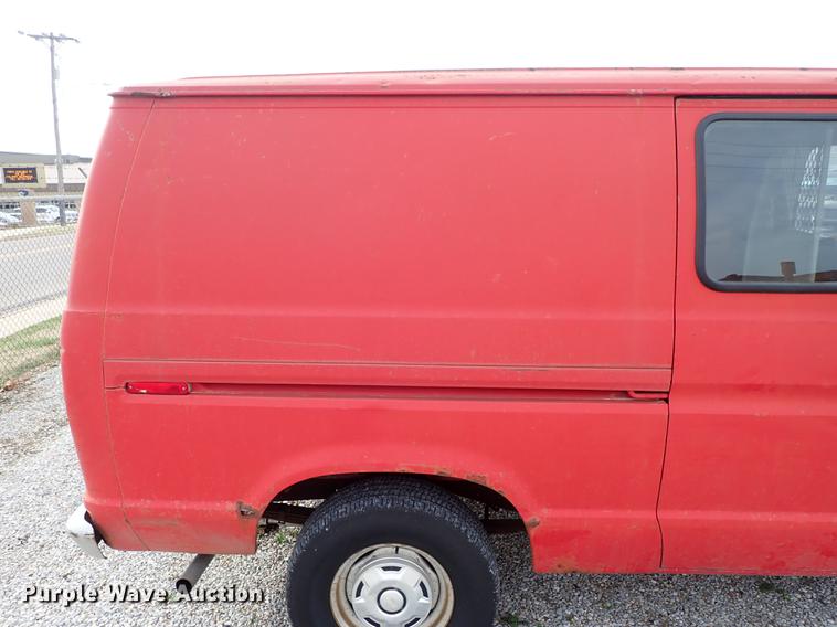 image for item DF8873 1983 Ford Econoline E150 van