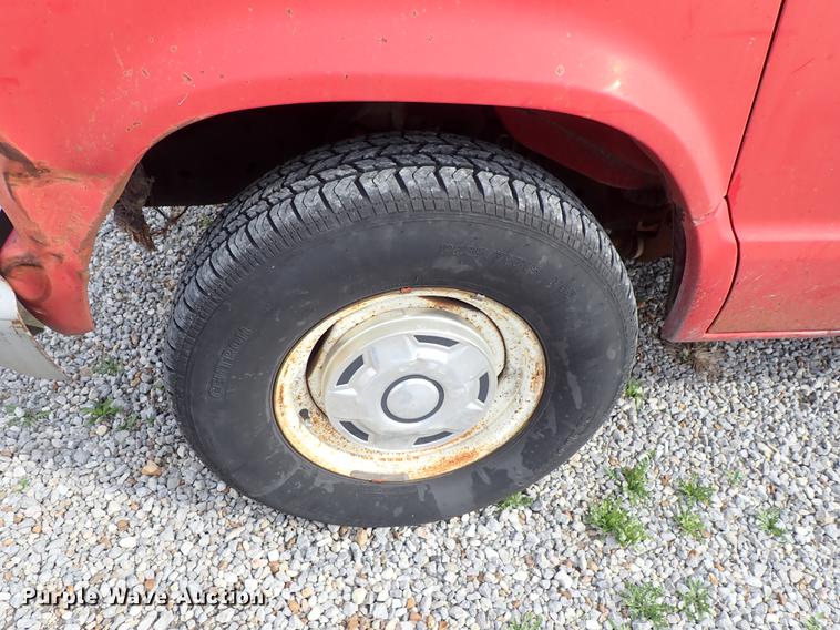 image for item DF8873 1983 Ford Econoline E150 van