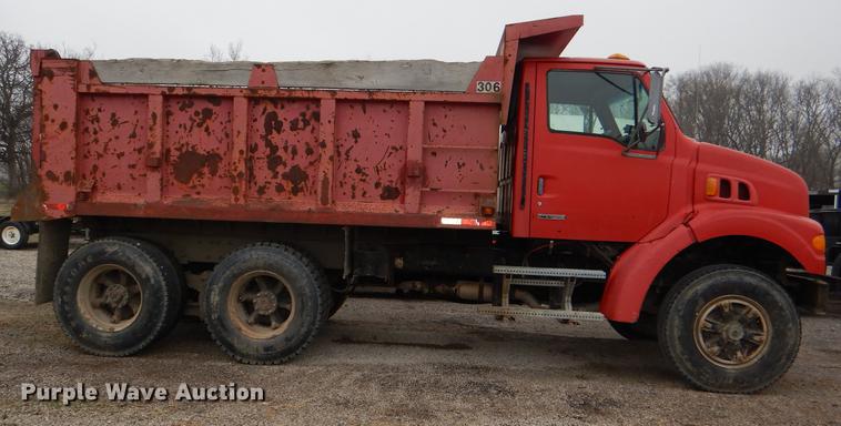 image for item DG0948 2000 Sterling LT7500 dump truck