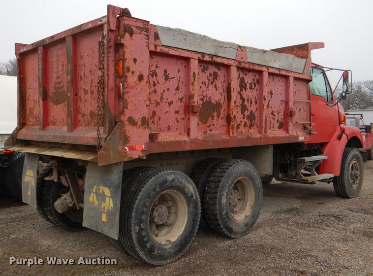 image for item DG0948 2000 Sterling LT7500 dump truck