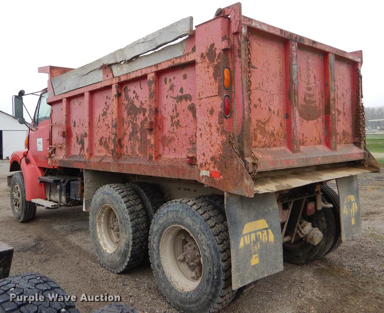 image for item DG0948 2000 Sterling LT7500 dump truck