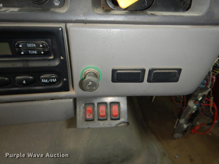 image for item DG0948 2000 Sterling LT7500 dump truck