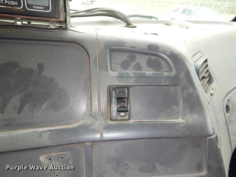 image for item DG0948 2000 Sterling LT7500 dump truck