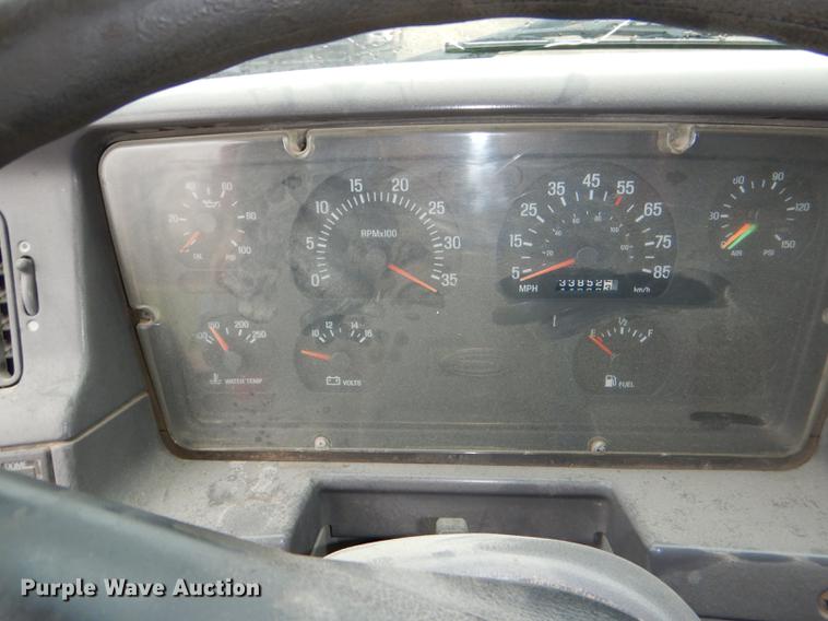 image for item DG0948 2000 Sterling LT7500 dump truck