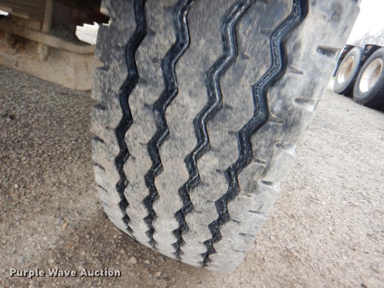 image for item DG0948 2000 Sterling LT7500 dump truck