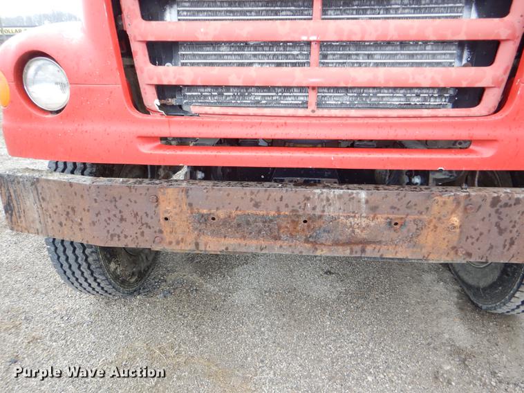 image for item DG0948 2000 Sterling LT7500 dump truck