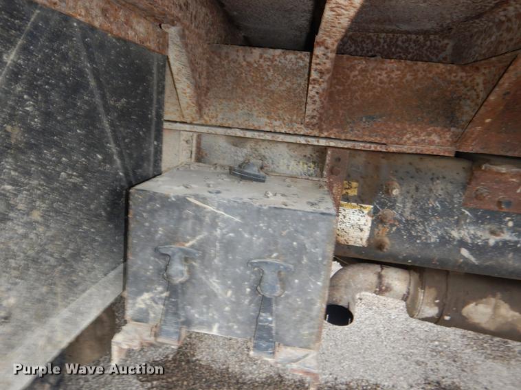 image for item DG0948 2000 Sterling LT7500 dump truck