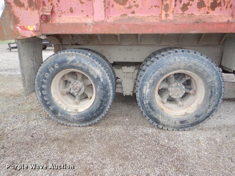 image for item DG0948 2000 Sterling LT7500 dump truck