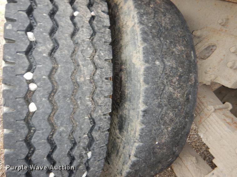 image for item DG0948 2000 Sterling LT7500 dump truck