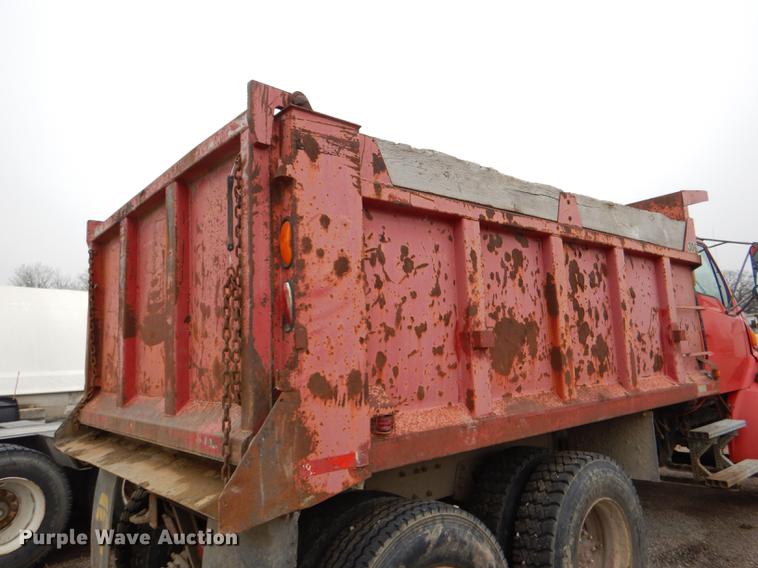 image for item DG0948 2000 Sterling LT7500 dump truck