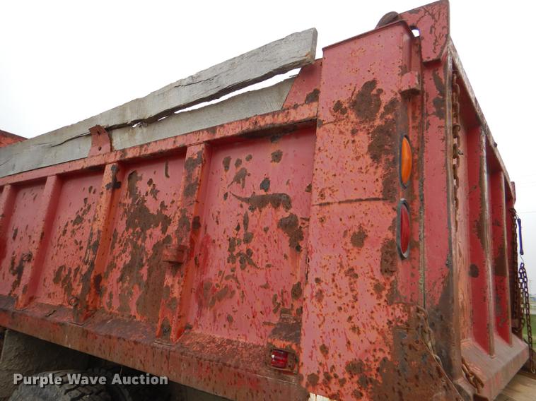 image for item DG0948 2000 Sterling LT7500 dump truck