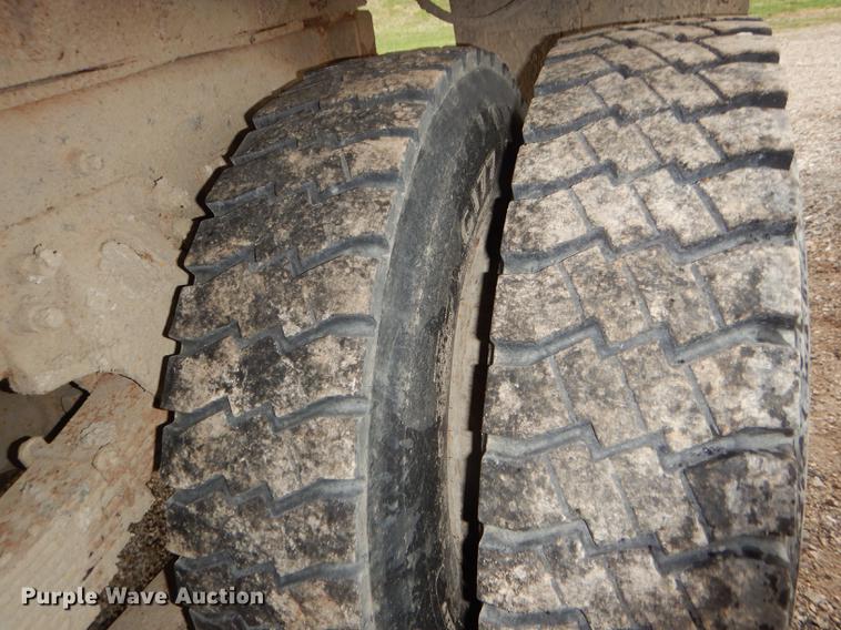 image for item DG0948 2000 Sterling LT7500 dump truck