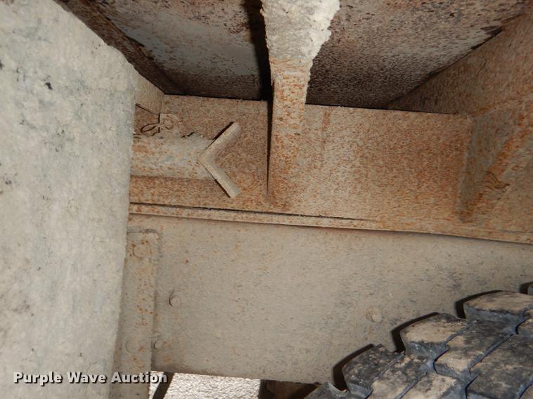 image for item DG0948 2000 Sterling LT7500 dump truck