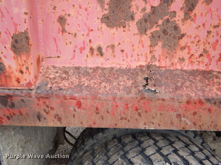 image for item DG0948 2000 Sterling LT7500 dump truck