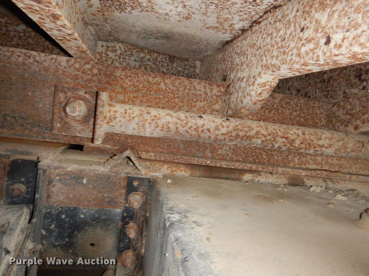 image for item DG0948 2000 Sterling LT7500 dump truck