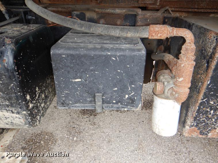 image for item DG0948 2000 Sterling LT7500 dump truck