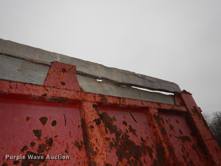 image for item DG0948 2000 Sterling LT7500 dump truck