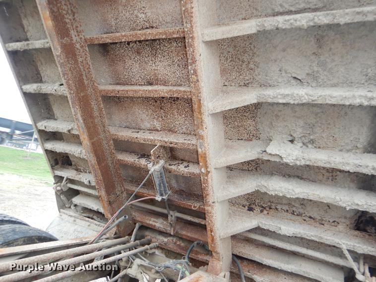 image for item DG0948 2000 Sterling LT7500 dump truck