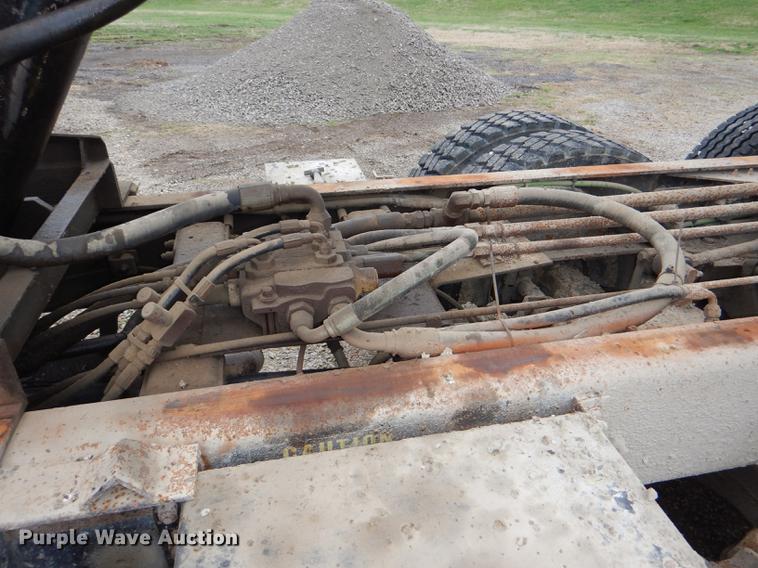 image for item DG0948 2000 Sterling LT7500 dump truck