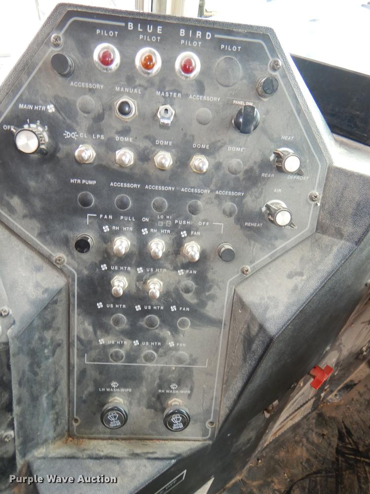 image for item DG0957 1998 Ford B800 school bus