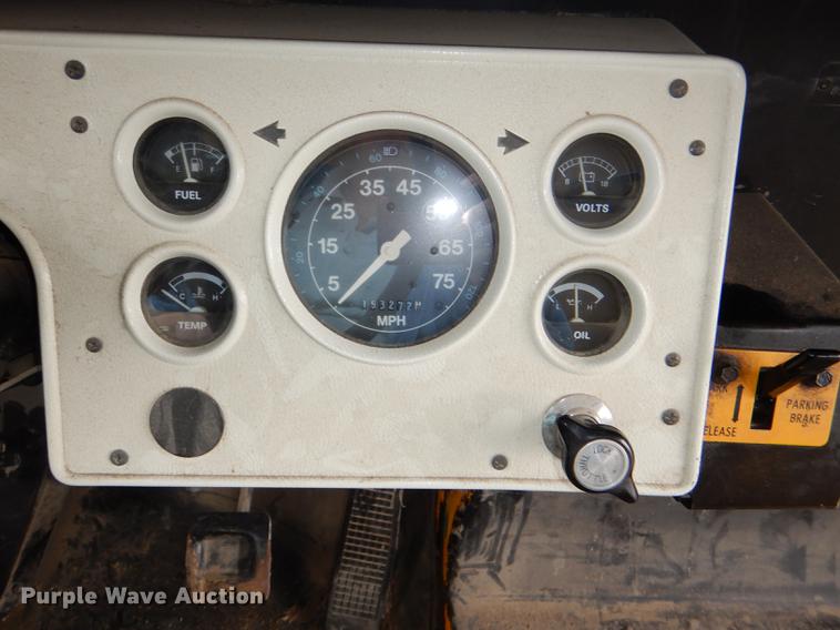 image for item DG0957 1998 Ford B800 school bus