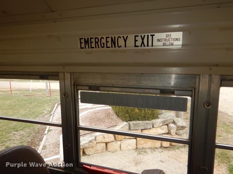 image for item DG0957 1998 Ford B800 school bus