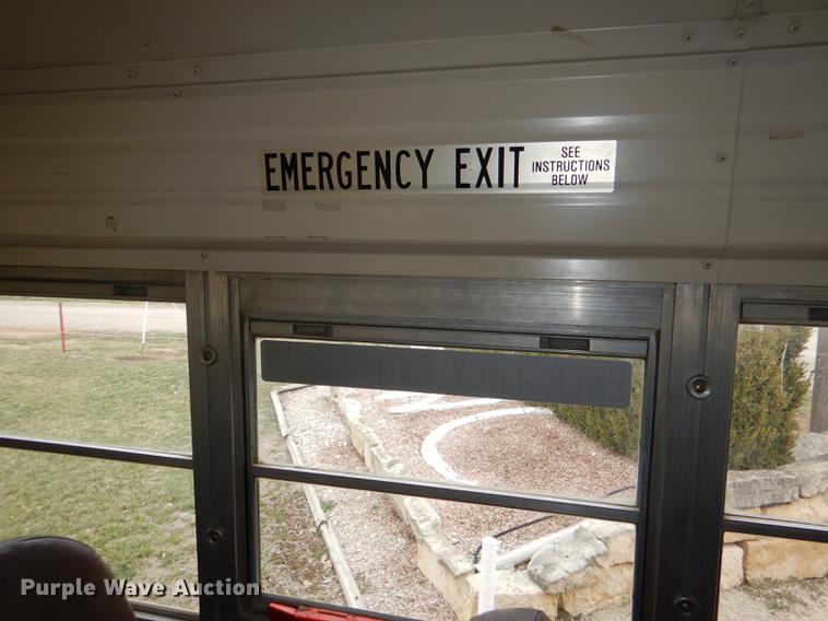 image for item DG0957 1998 Ford B800 school bus