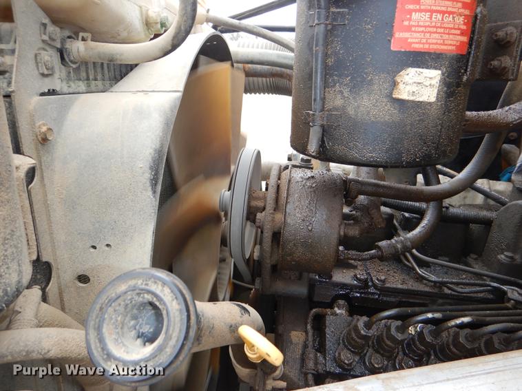 image for item DG0957 1998 Ford B800 school bus