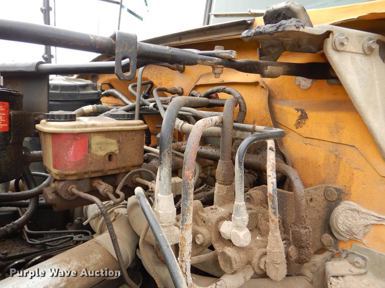 image for item DG0957 1998 Ford B800 school bus