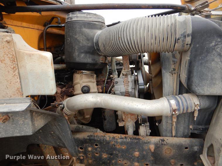 image for item DG0957 1998 Ford B800 school bus