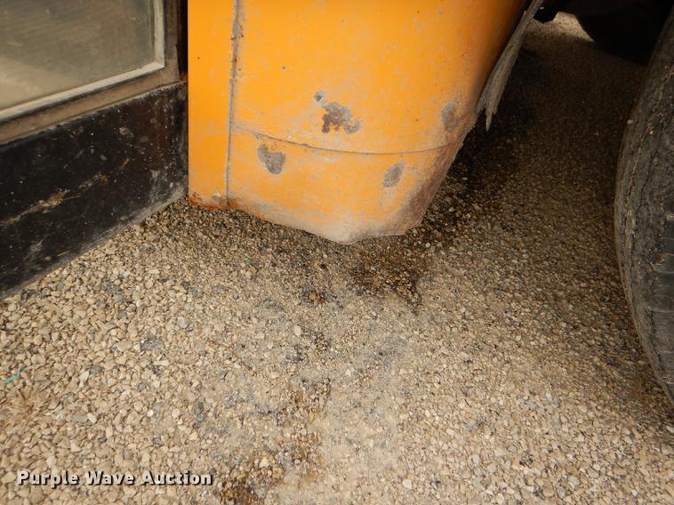 image for item DG0957 1998 Ford B800 school bus