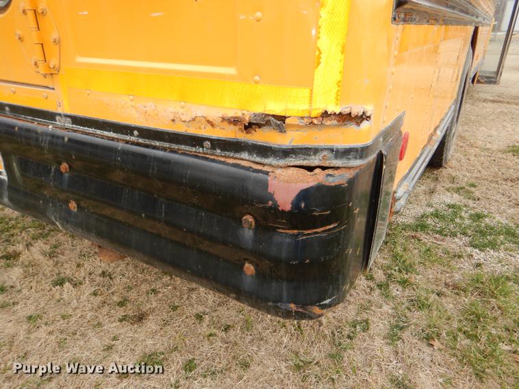 image for item DG0957 1998 Ford B800 school bus