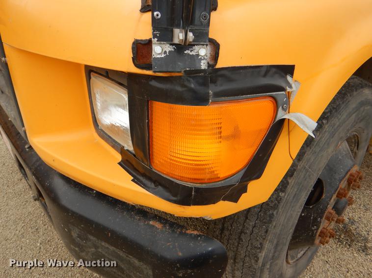 image for item DG0957 1998 Ford B800 school bus